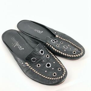 Tuckernuck Bernardo Leather Loafer Slides Womens 7.5 Grommets Metal Stud Details
